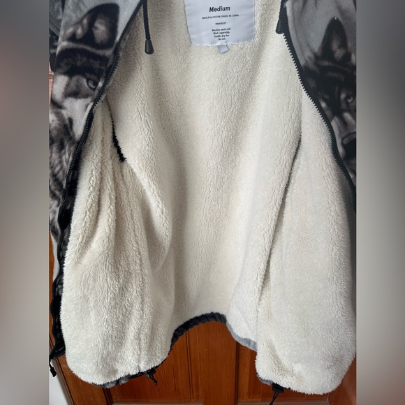 Wild Kind Wolf Jacket - Picture 4 of 6